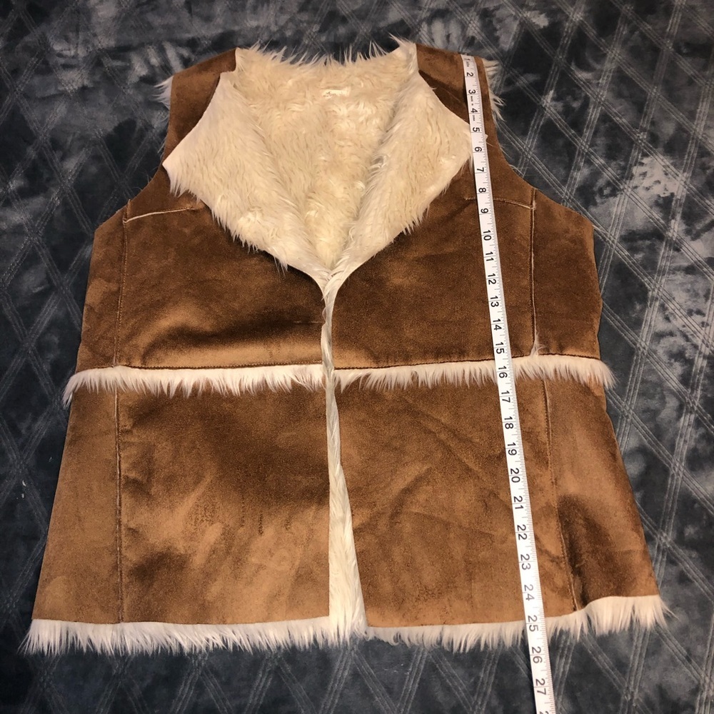 Hollister Faux Suede and Fur Lined Vest - Picture 10 of 10